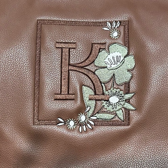 Square Tote - Picture 2 of 8